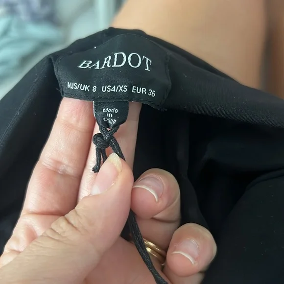 NWT Bardot off the should dress - Picture 4 of 4